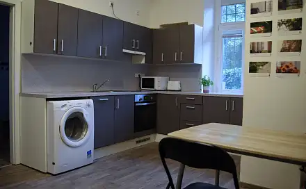 Pronájem pokoje 25 m², Gočárova třída, Hradec Králové