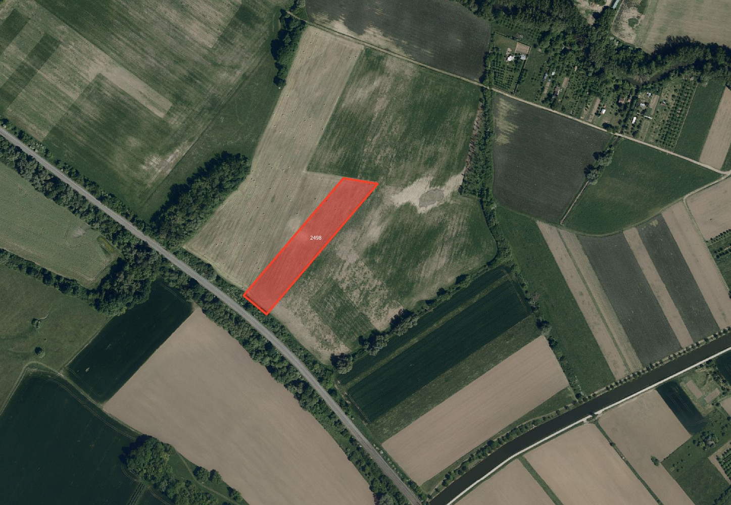 Prodej pole 2 555 m²