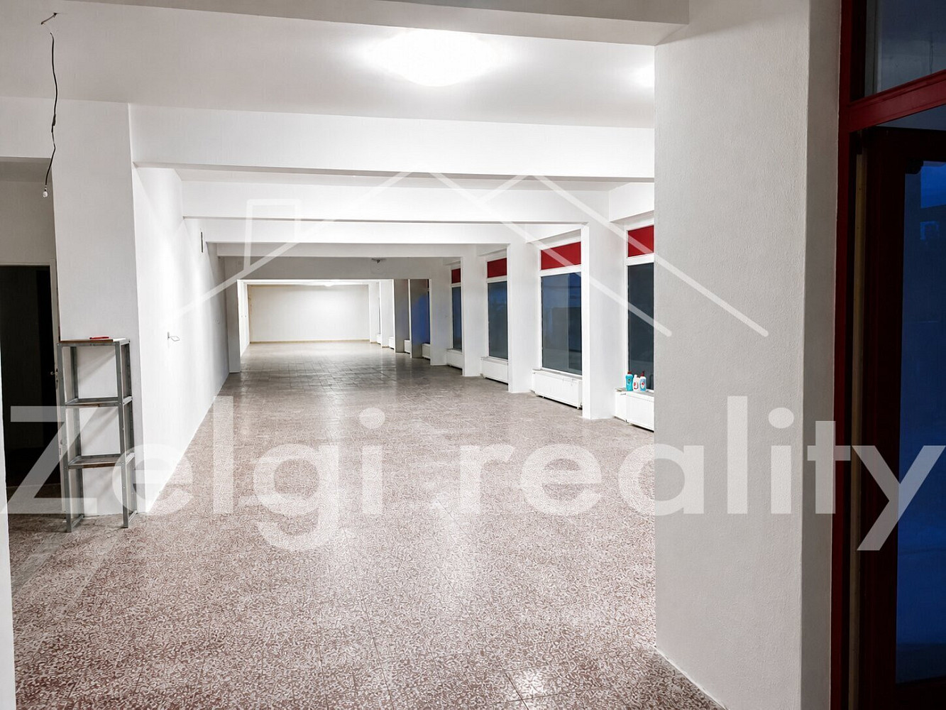 Pronájem obchodních prostor 320 m² – fotografie 4