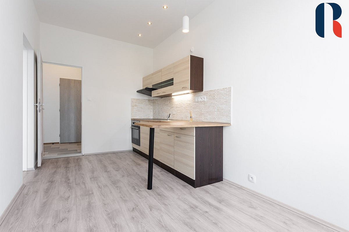 Pronájem bytu 2+kk 36 m² – pohled 3