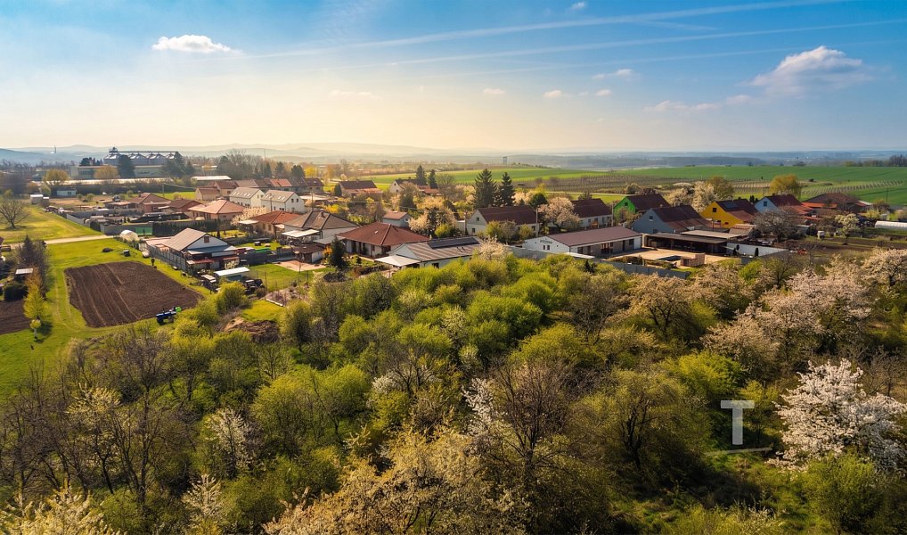 Prodej stavebního pozemku 940 m², Drnholec – náhled fotky 9
