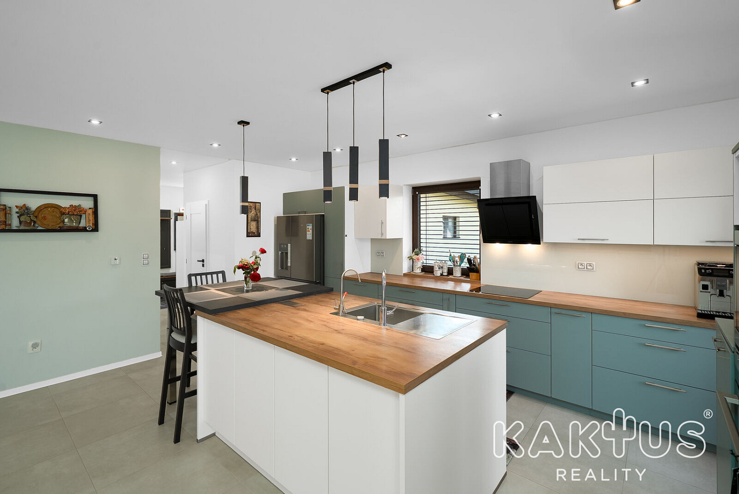 Prodej domu 217 m² s pozemkem 916 m² – fotografie 4