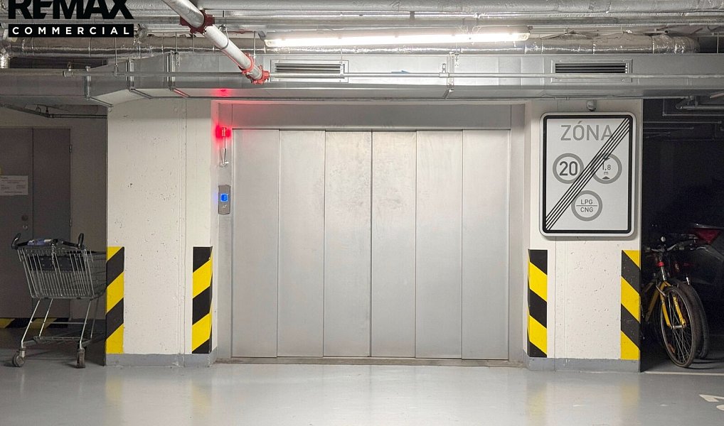 Pronájem obchodních prostor 169 m², Praha – náhled fotky 10