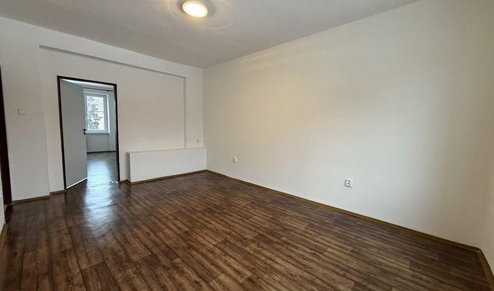 Pronájem bytu 2+1 52 m², Jirkov – náhled fotky 3