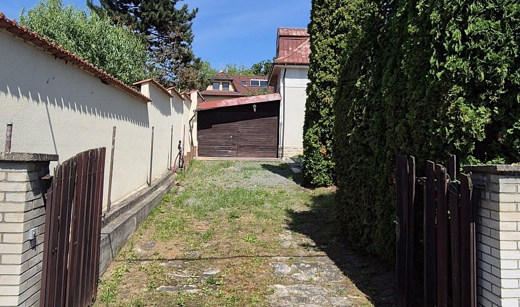 Prodej domu 102 m² s pozemkem 903 m², Černošice – náhled fotky 46