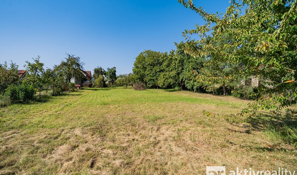 Prodej stavebního pozemku 1 690 m², Horní Počaply – náhled fotky 4