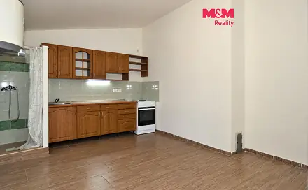 Pronájem bytu 1+kk 20 m², Dobešovice, Červené Pečky, okres Kolín