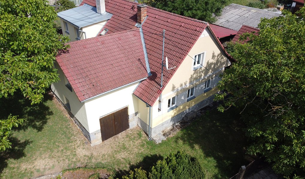 Prodej domu 234 m² s pozemkem 1 080 m², Tužice – náhled fotky 2