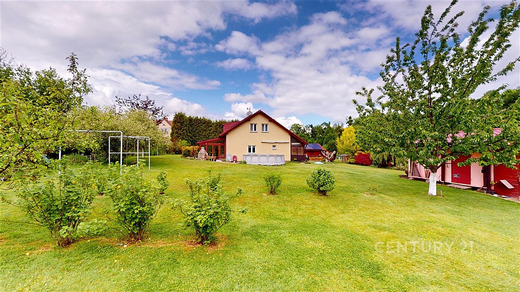 Prodej domu 143 m² s pozemkem 2 000 m²