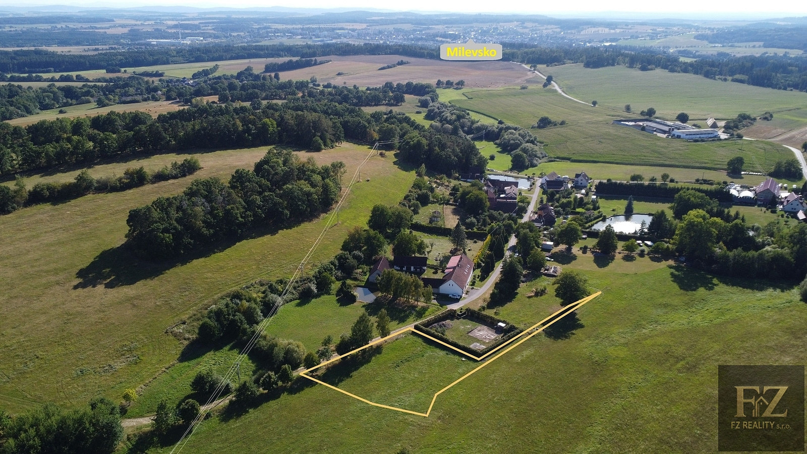 Prodej stavebního pozemku 2 120 m² – fotografie 2
