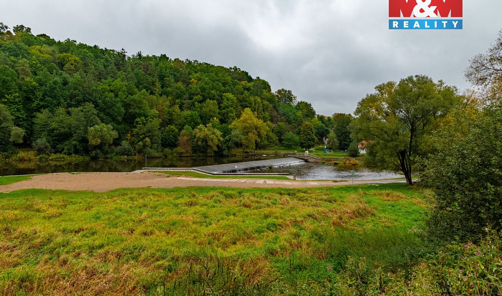 Prodej pozemku 1 054 m², Zlatá Koruna – náhled fotky 2