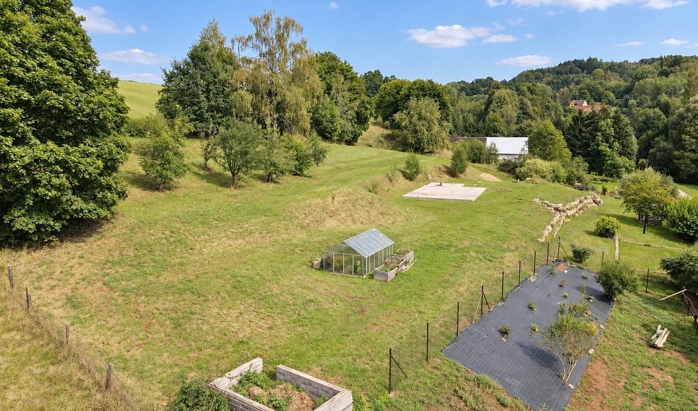 Prodej stavebního pozemku 4 934 m², Staré Buky – náhled fotky 2