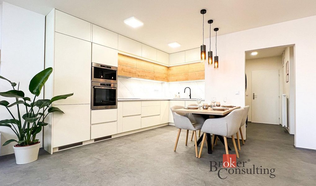 Pronájem bytu 2+kk 74 m², Praha – náhled fotky 15