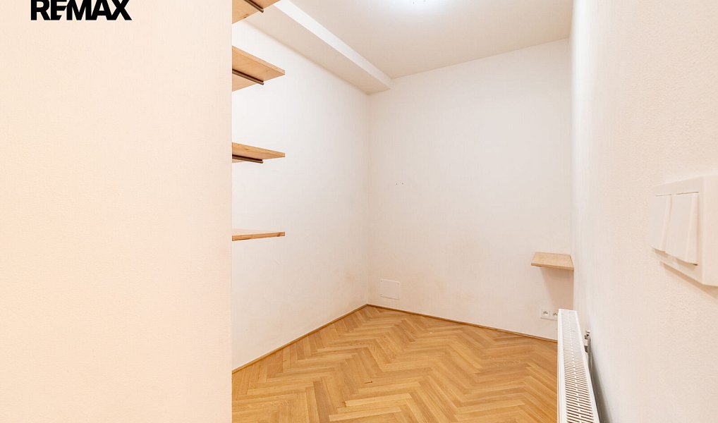 Pronájem bytu 1+kk 25 m², Praha – náhled fotky 7
