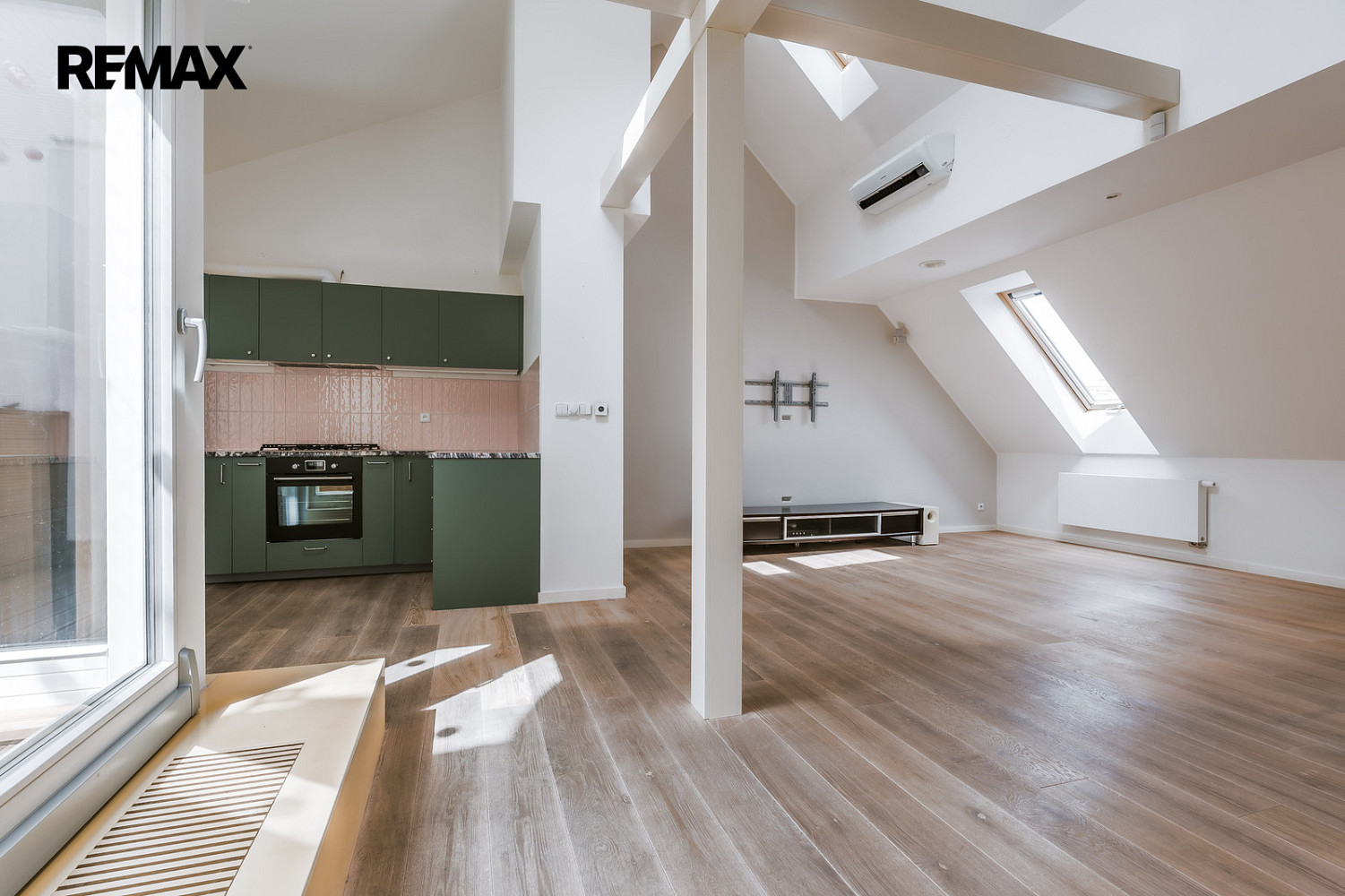 Prodej bytu 3+kk 144 m² — photo 2