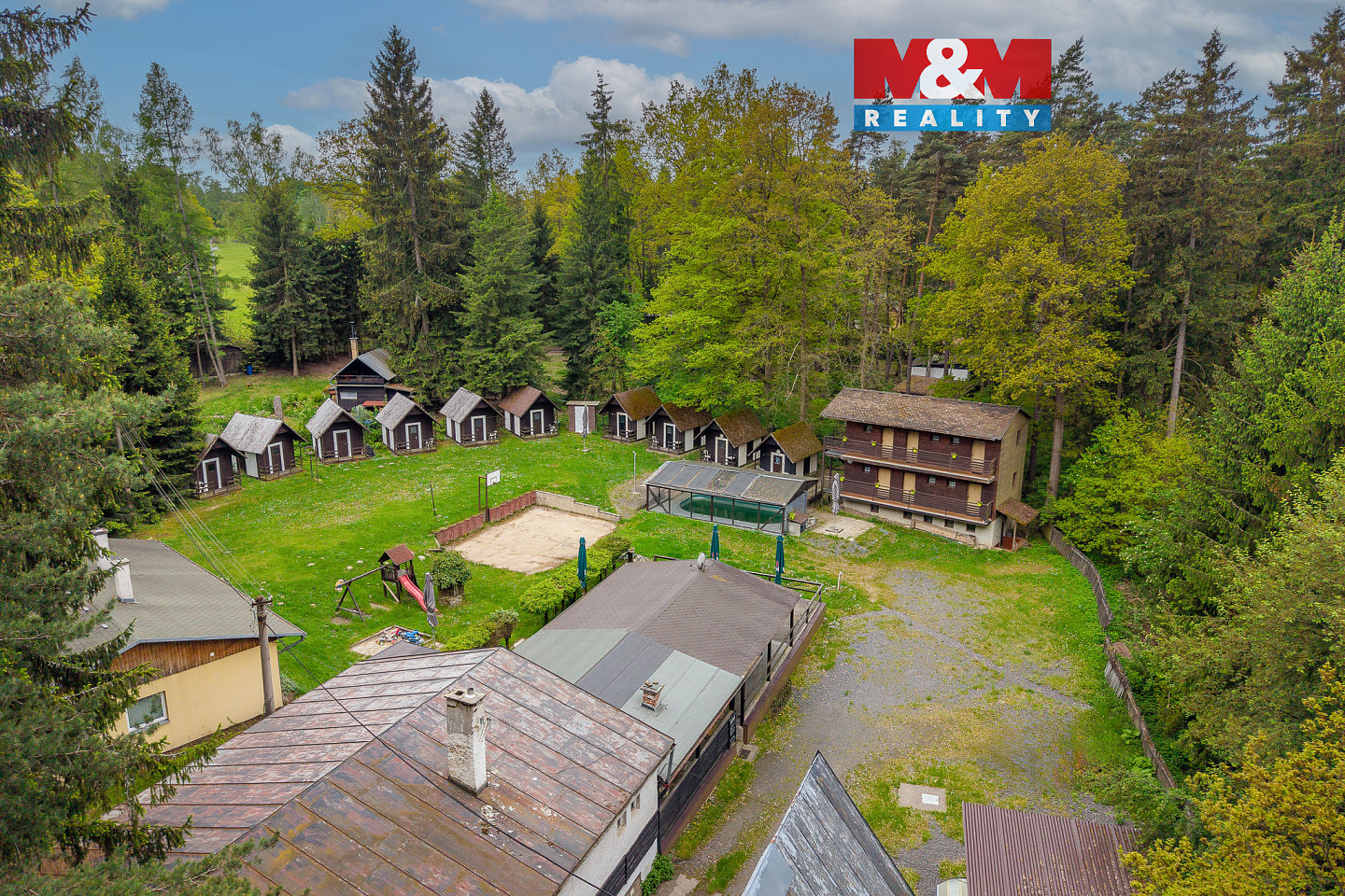 Prodej komerčního objektu (jiného typu) 795 m²