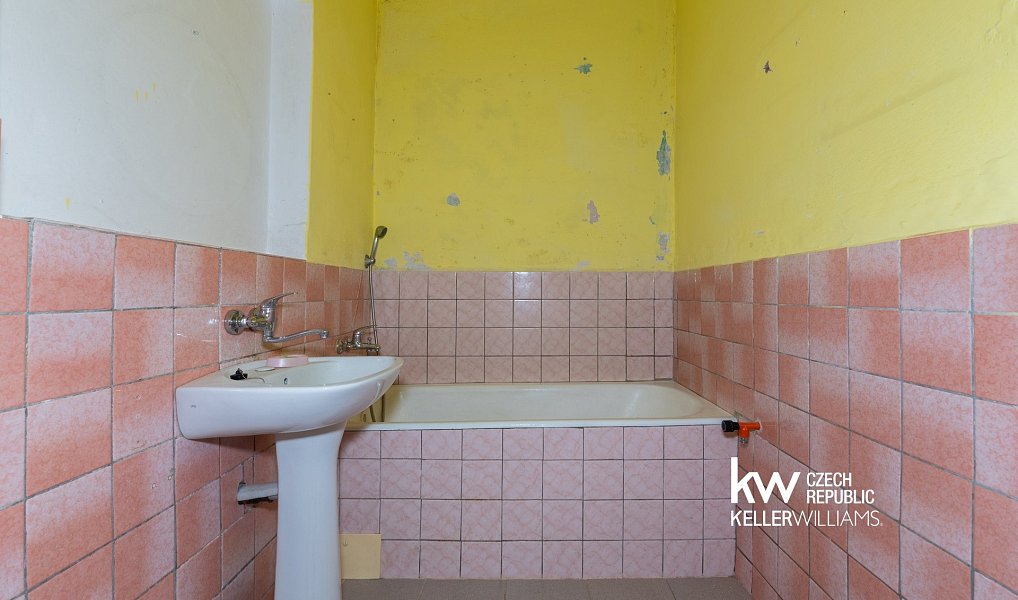 Prodej domu 160 m² s pozemkem 1 041 m², Jeníkov – náhled fotky 9