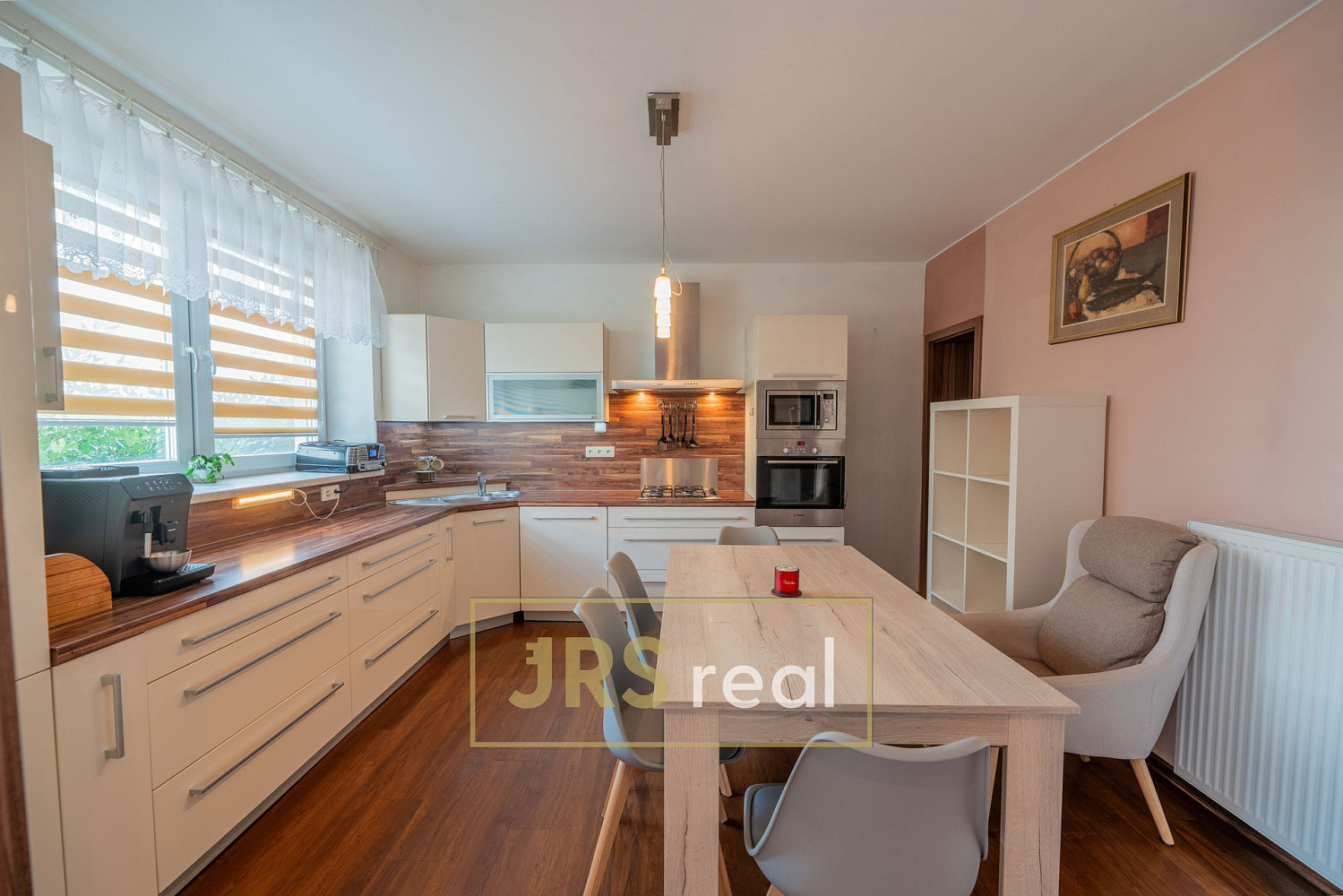 Prodej ubytovacího objektu 220 m² – fotografie 4