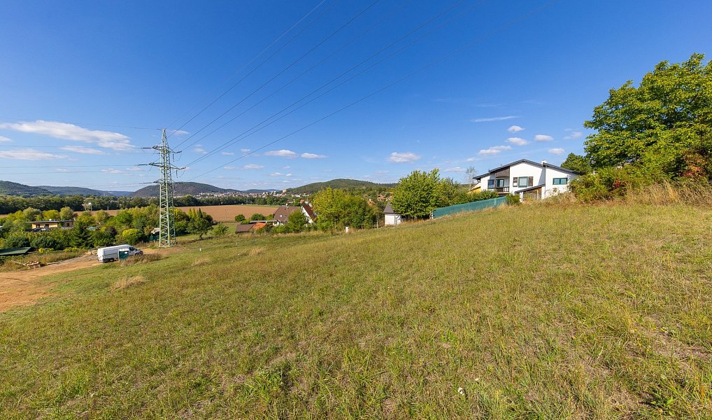 Prodej stavebního pozemku 1 416 m², Hradčany – náhled fotky 5