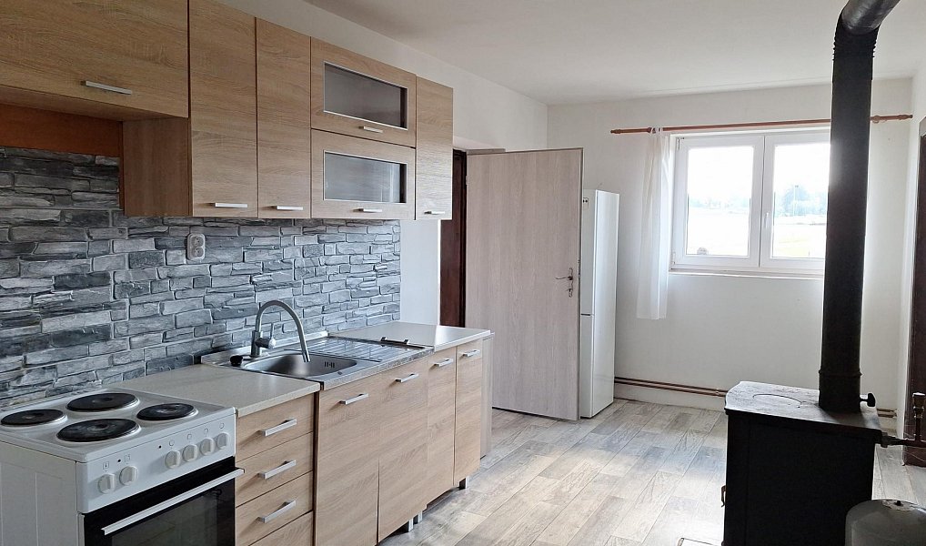 Pronájem domu 77 m² s pozemkem 337 m², Slepotice – náhled fotky 2