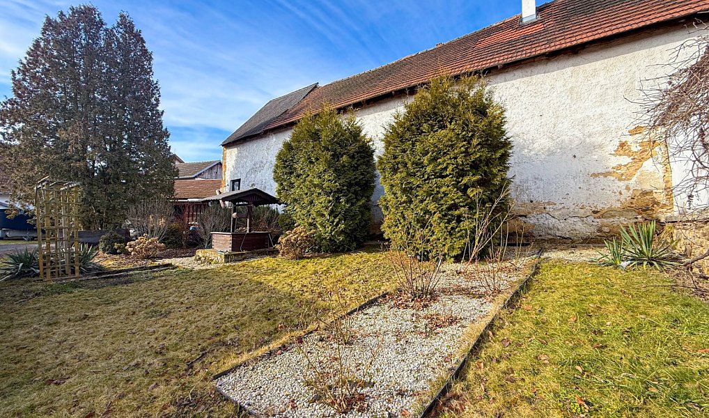 Prodej domu 206 m² s pozemkem 1 607 m², Újezdec – náhled fotky 18