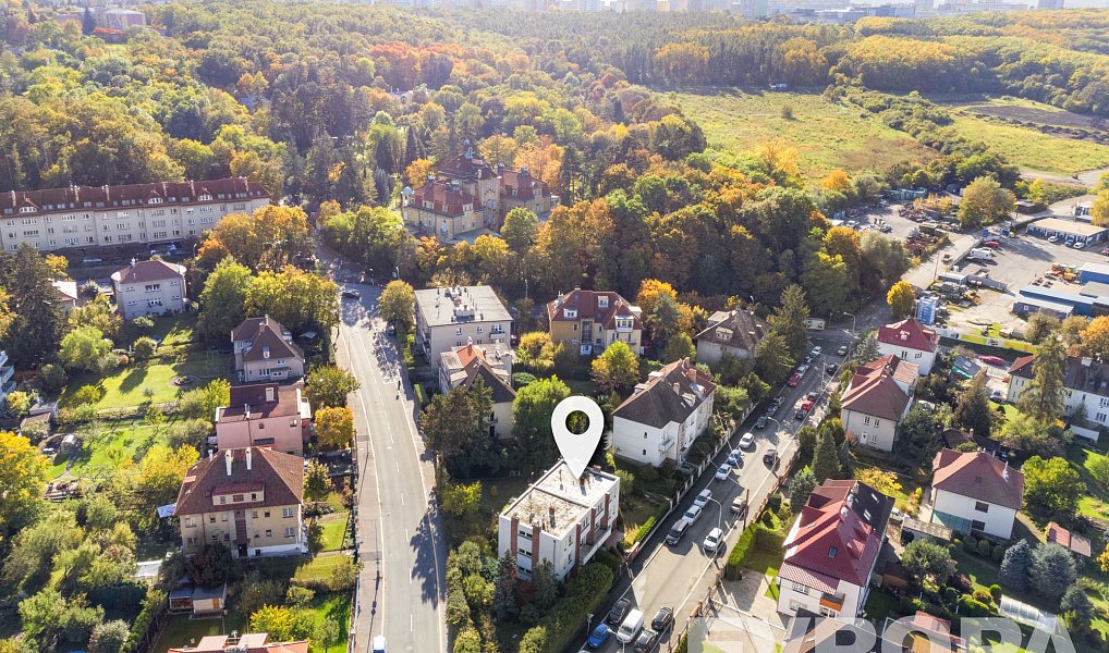 Pronájem domu 220 m² s pozemkem 409 m², Praha – náhled fotky 40