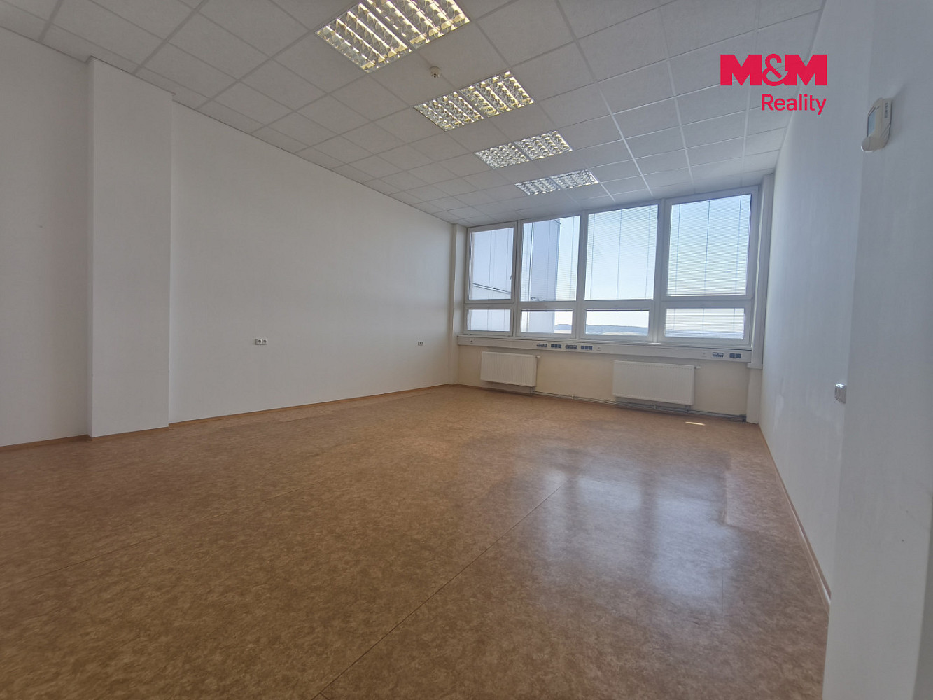 Pronájem skladovacích prostor 383 m² – fotografie 5