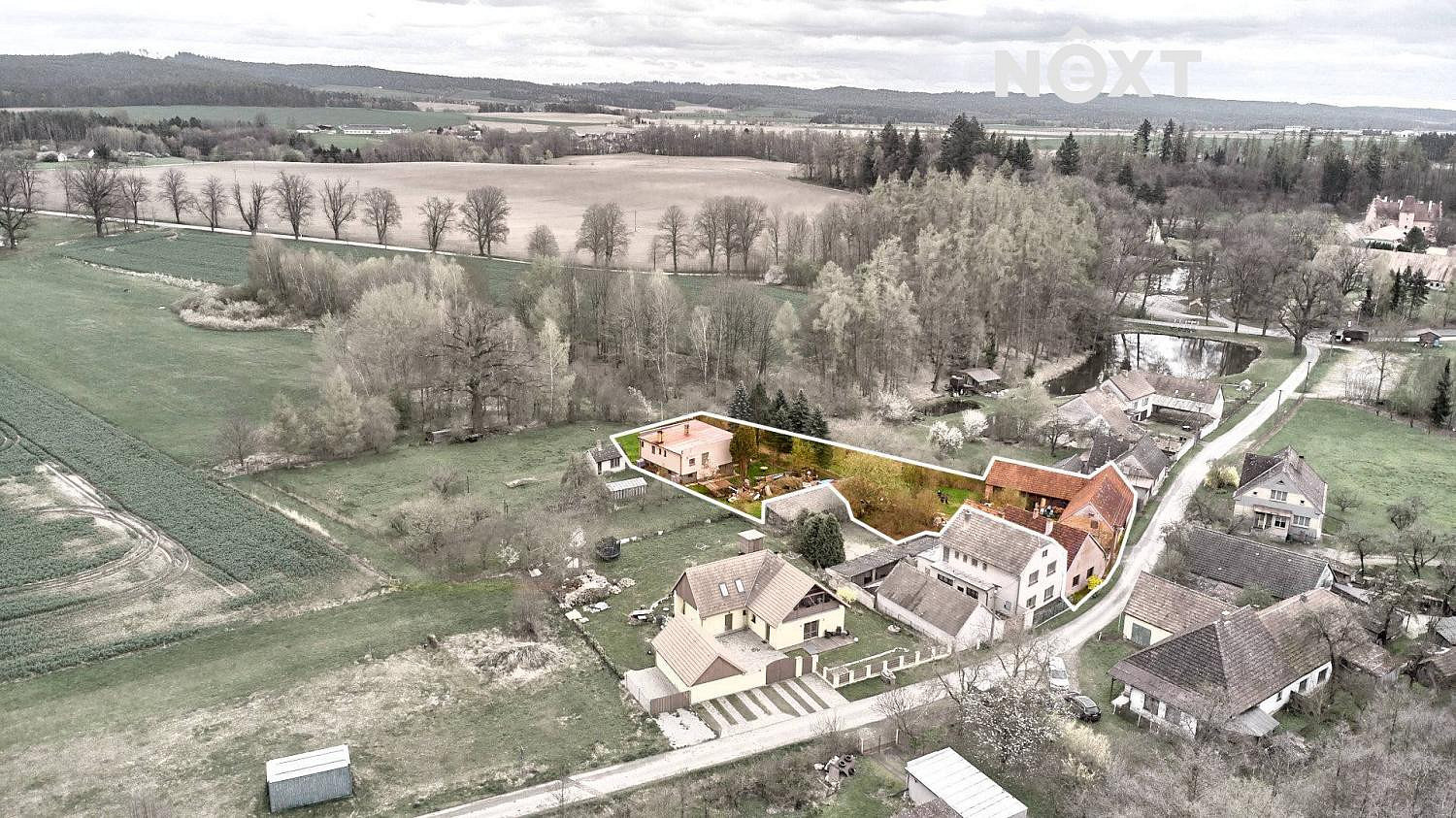 Prodej domu 300 m² s pozemkem 2 300 m²