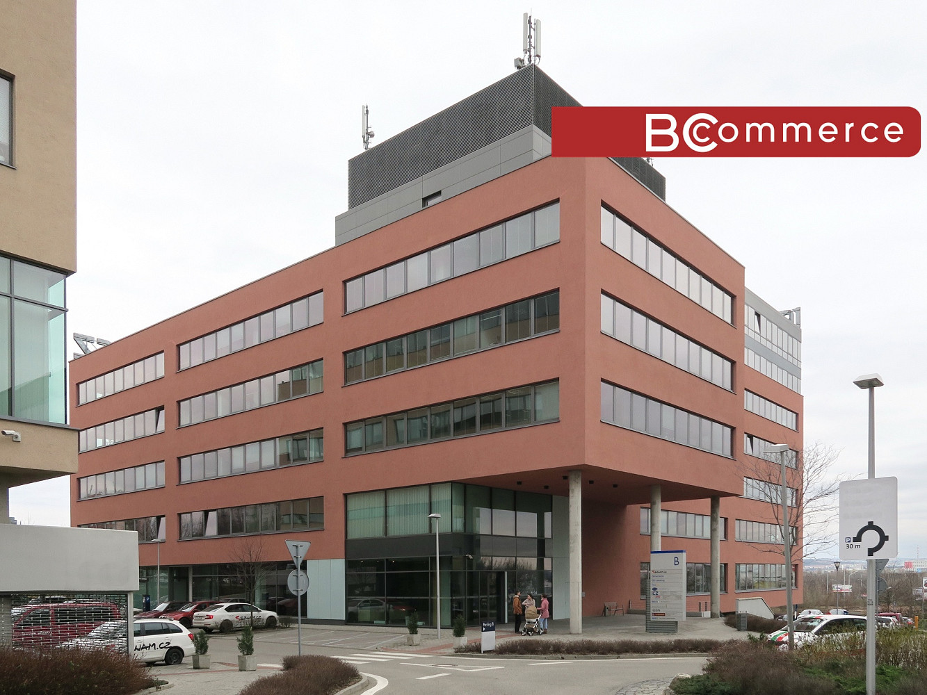 Pronájem kanceláře 300 m² – fotografie 4