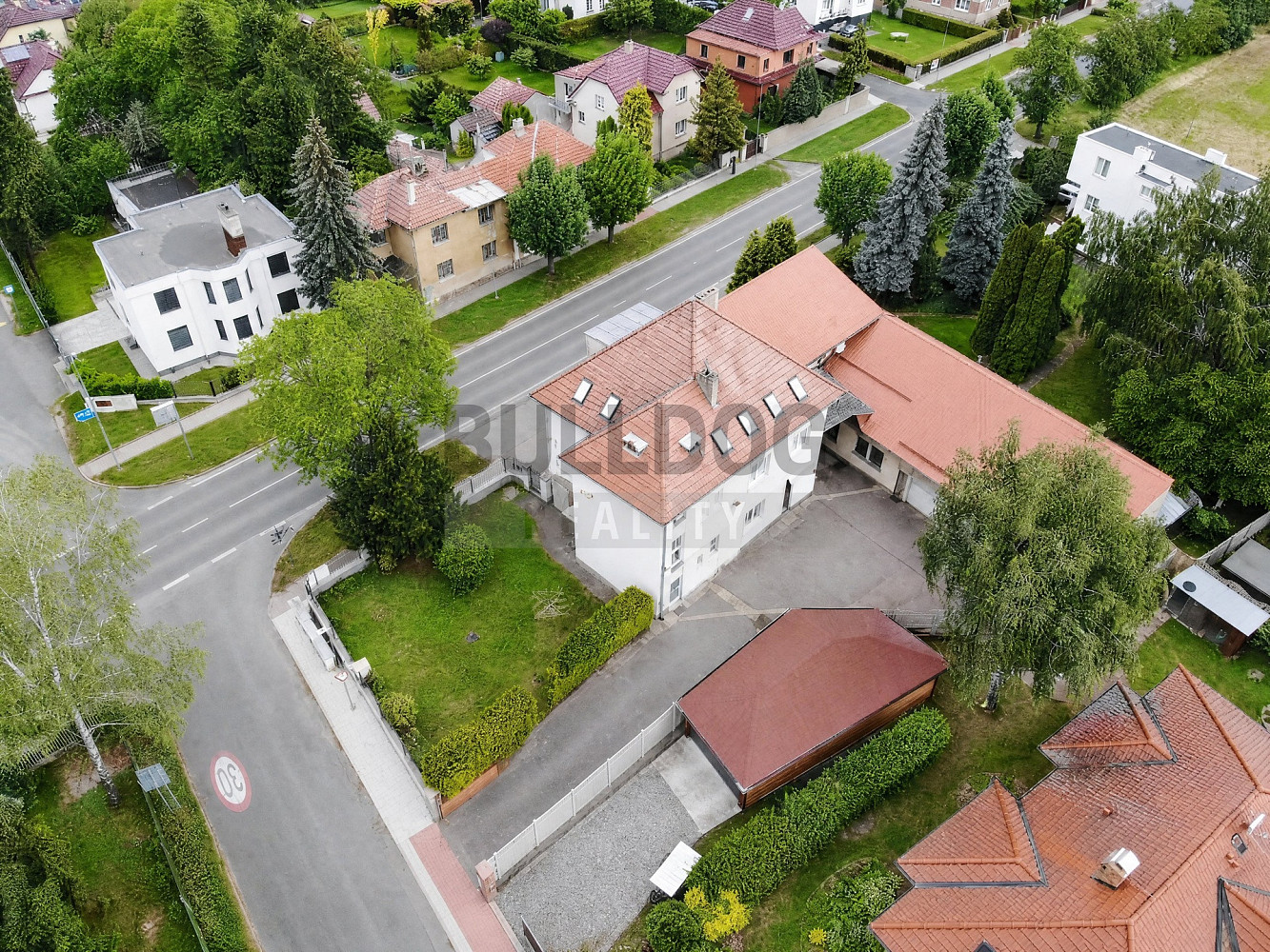 Prodej nájemního domu, činžáku 672 m² — photo 2
