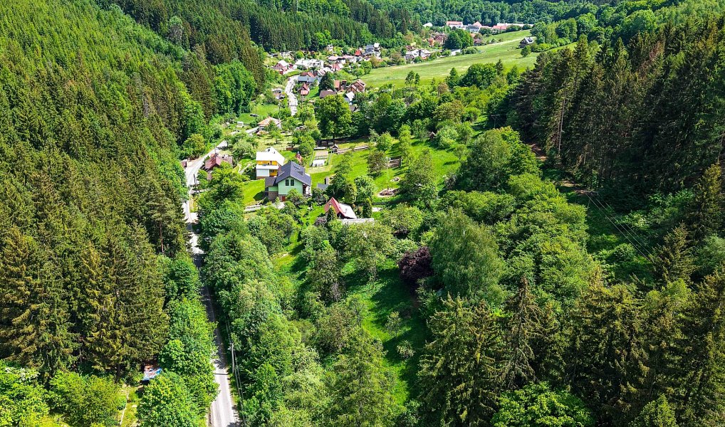 Prodej stavebního pozemku 2 295 m², Vsetín – náhled fotky 6