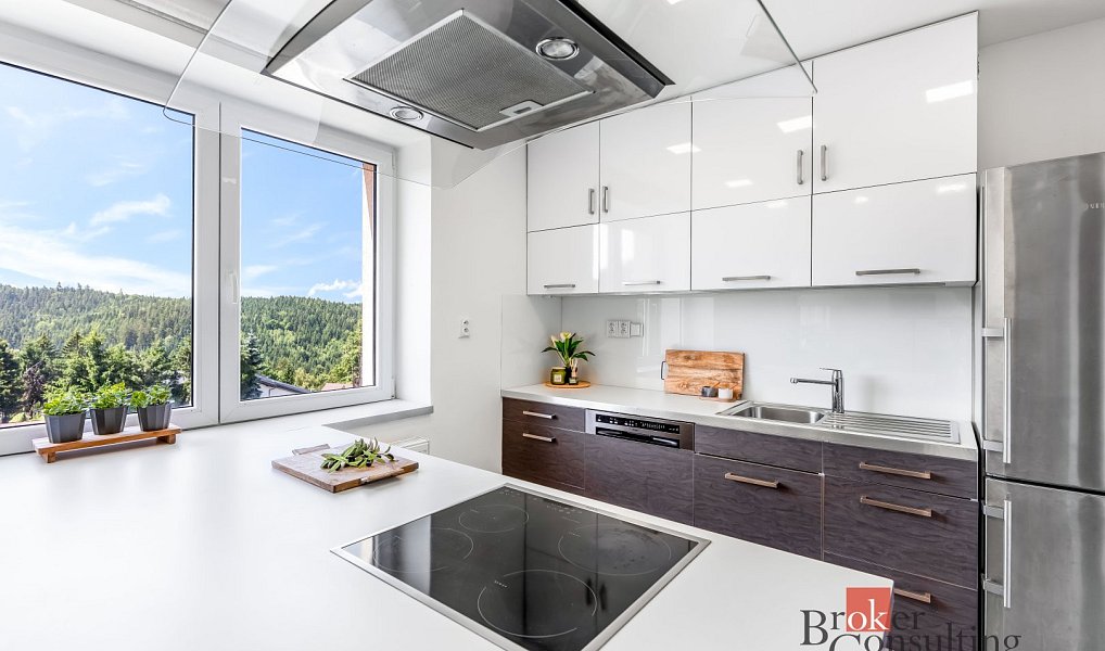 Prodej bytu 3+kk 96 m², Jablonec nad Nisou – náhled fotky 2