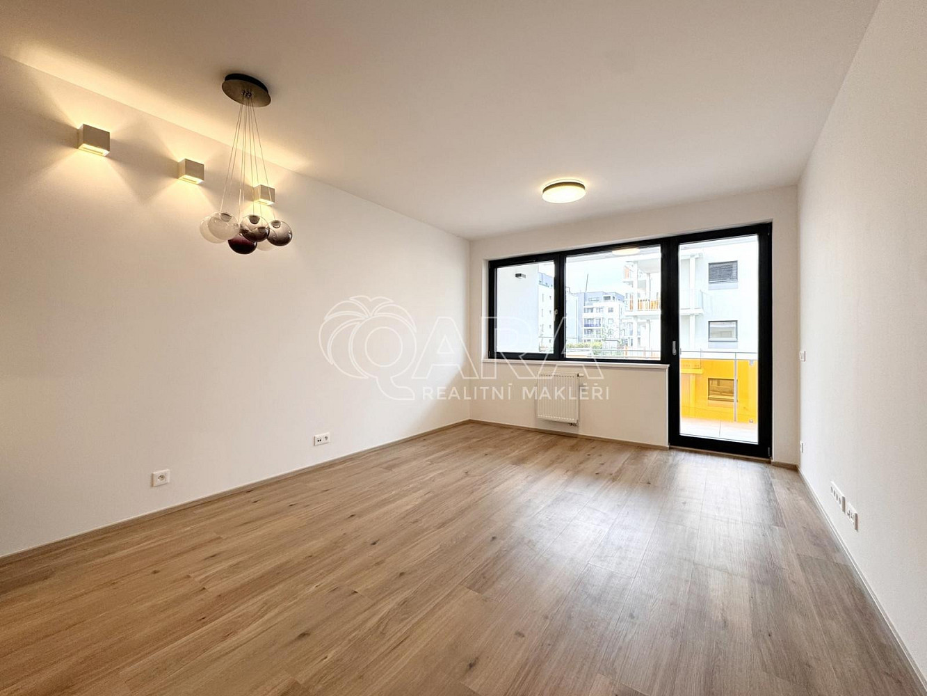 Pronájem bytu 2+kk 53 m² – fotografie 3