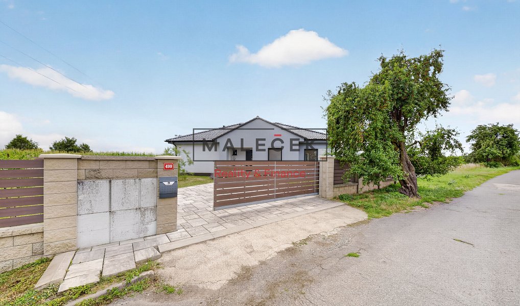 Prodej domu 154 m² s pozemkem 1 277 m², Hostouň – náhled fotky 4