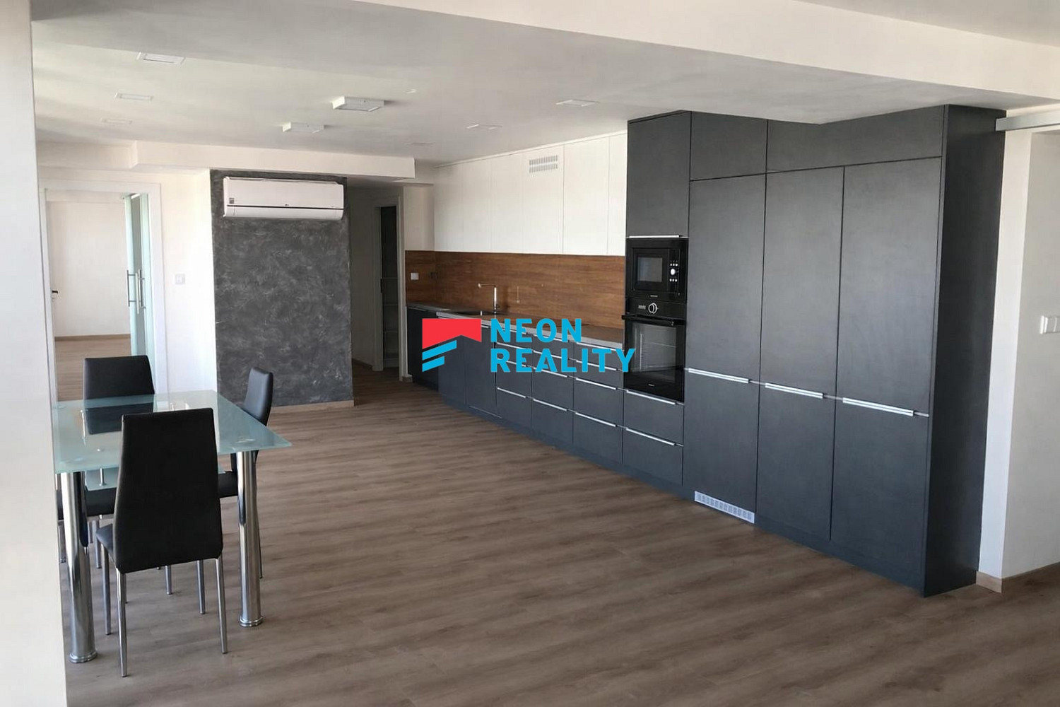 Pronájem bytu 3+kk 115 m²