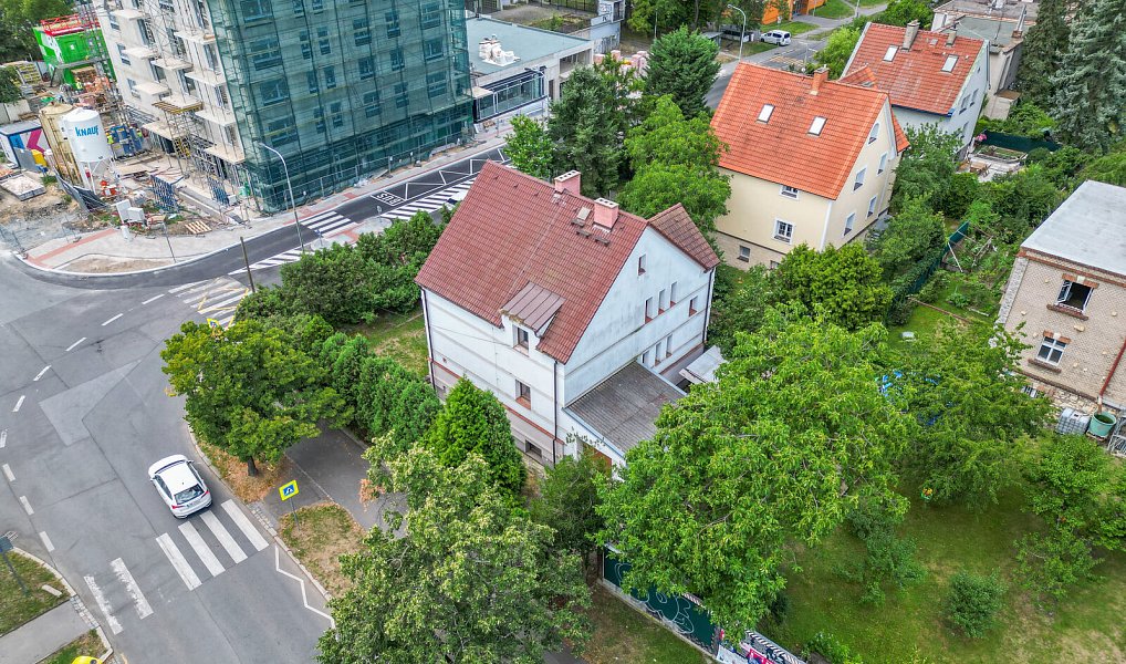 Prodej domu 314 m² s pozemkem 635 m², Praha – náhled fotky 10