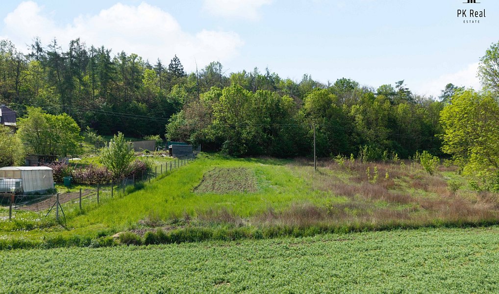 Prodej stavebního pozemku 1 530 m², Velké Hostěrádky – náhled fotky 3