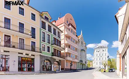 Pronájem parkovacího stáni, 21m2 horní sekce, Zámecký vrch, Karlovy Vary, Zámecký vrch, Karlovy Vary