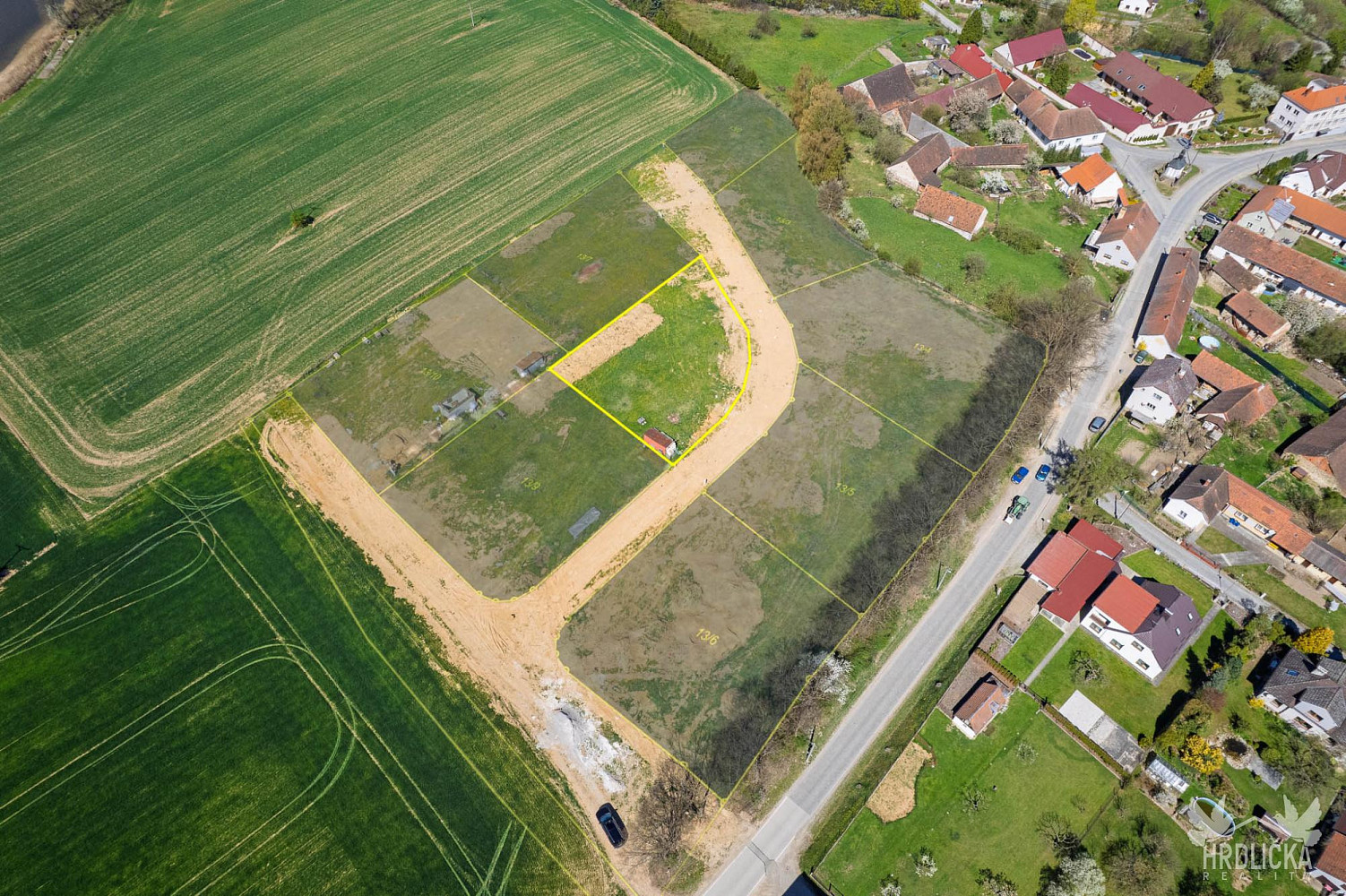 Prodej stavebního pozemku 1 219 m² – fotografie 3