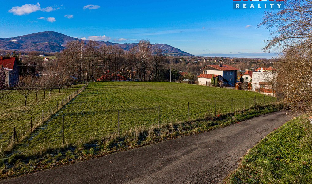 Prodej stavebního pozemku 3 286 m², Hrádek – náhled fotky 3