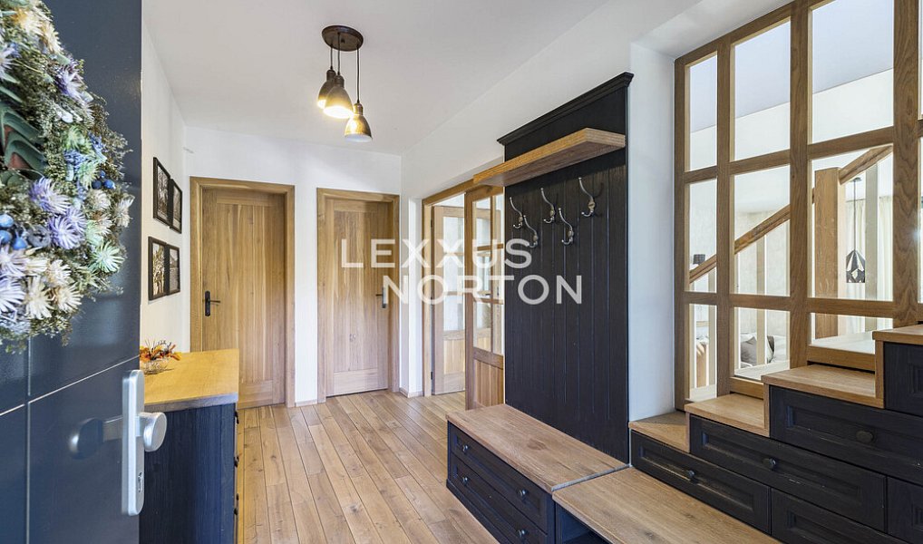 Prodej domu 199 m² s pozemkem 599 m², Ohrobec – náhled fotky 8