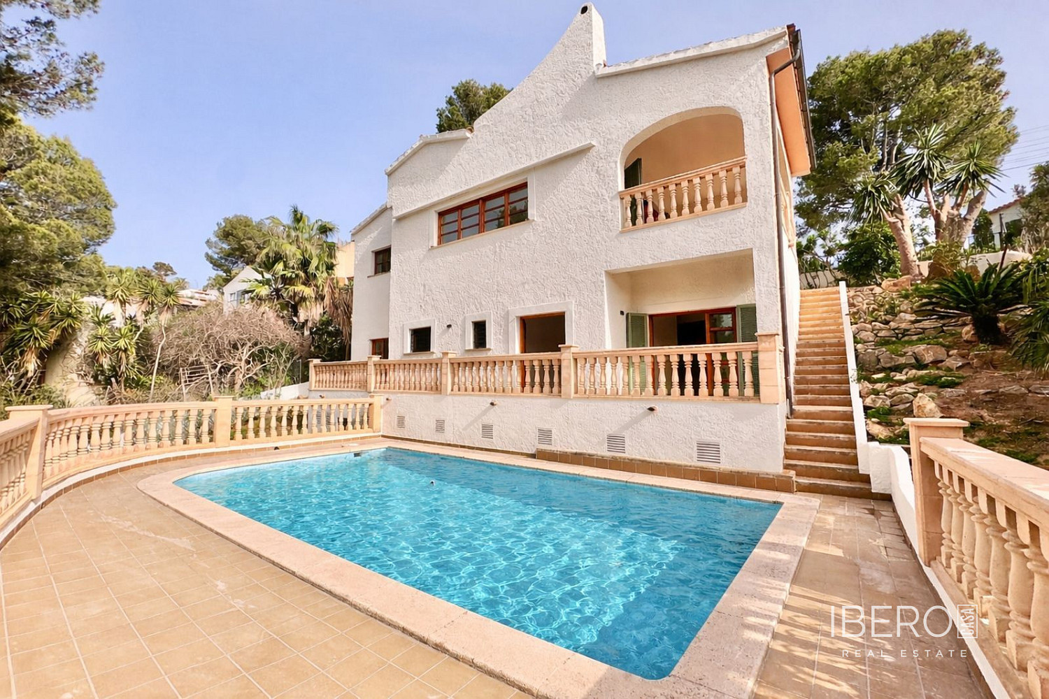 Prodej domu 197 m² s pozemkem 1 168 m²