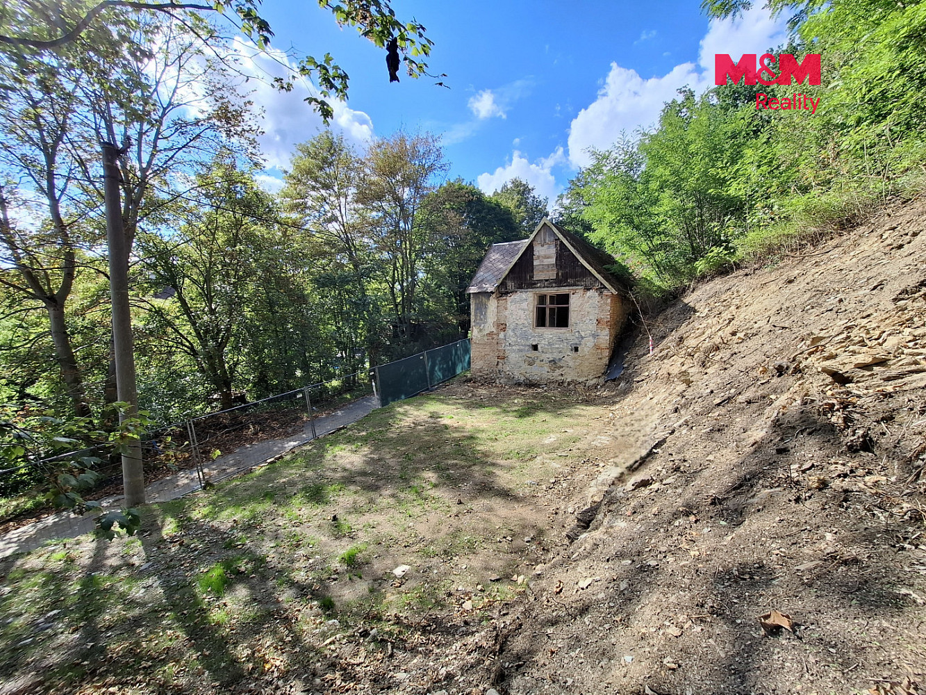 Prodej stavebního pozemku 360 m² – fotografie 2