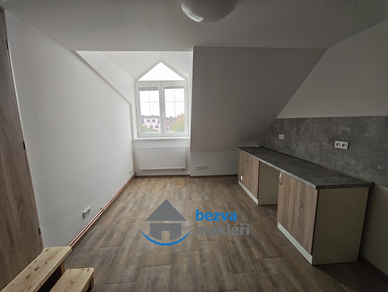 Pronájem bytu 3+1 88 m² – fotografie 2