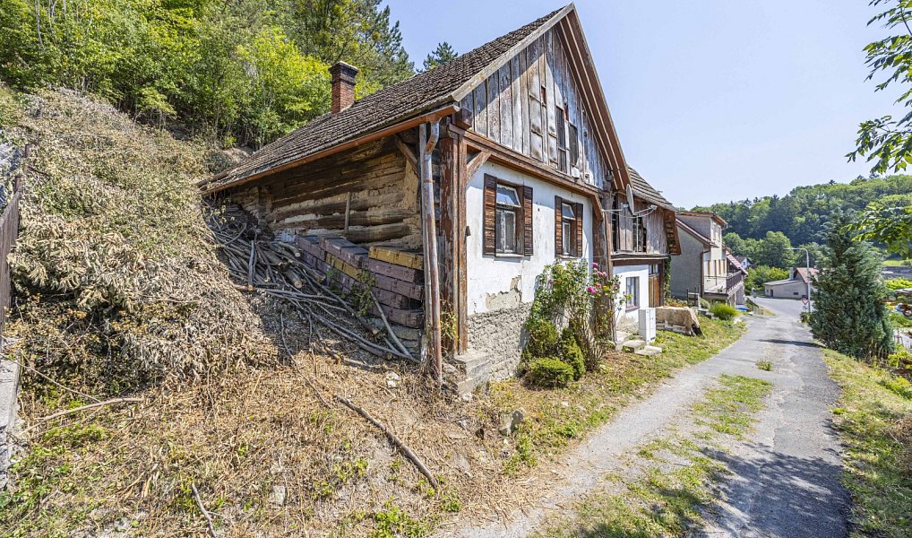 Prodej domu 352 m² s pozemkem 1 087 m², Lubná – náhled fotky 2