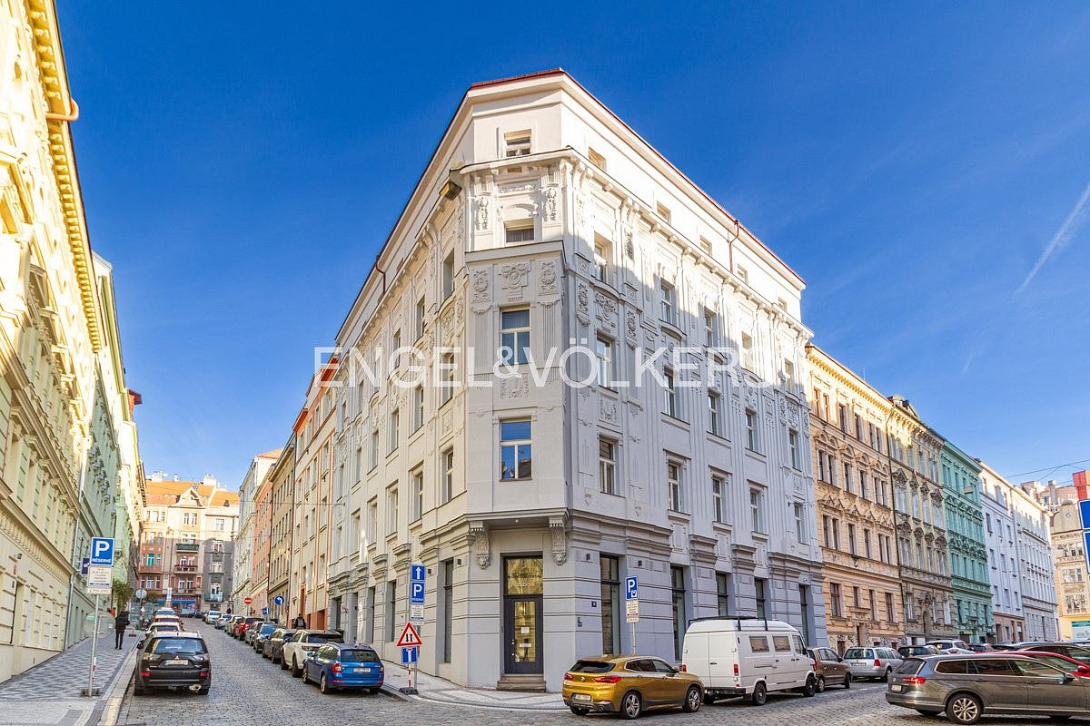 Commercial property, 364 m²