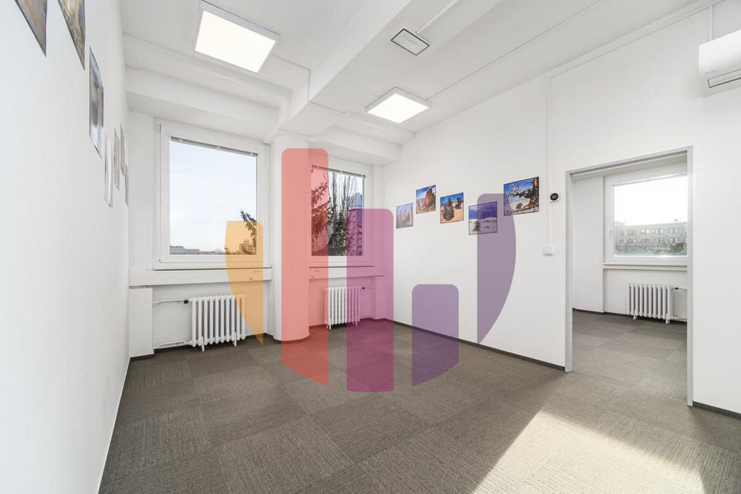 Pronájem kanceláře 270 m² — photo 3