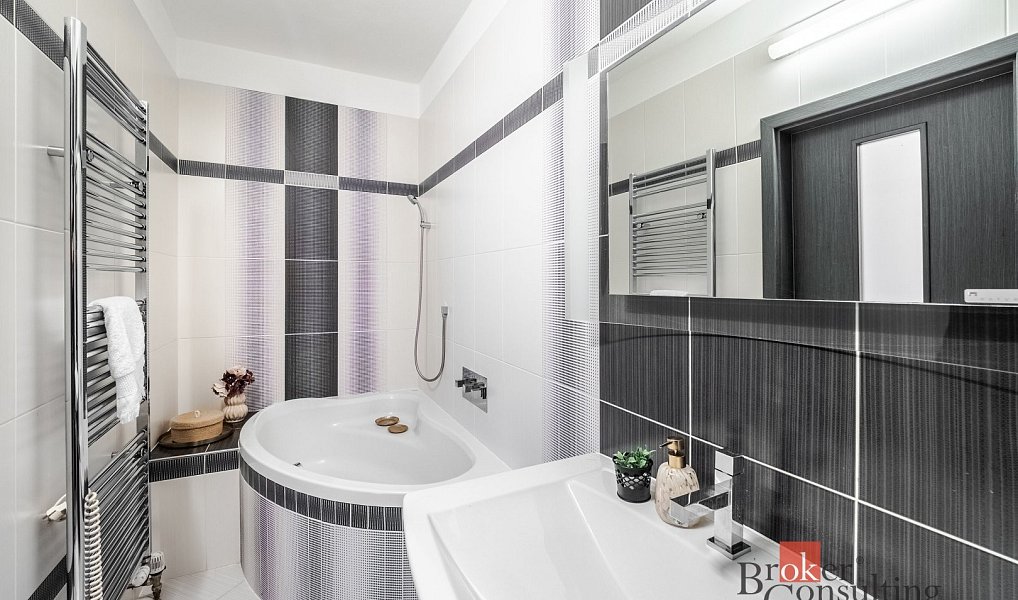 Prodej bytu 2+1 68 m², Třeboň – náhled fotky 8