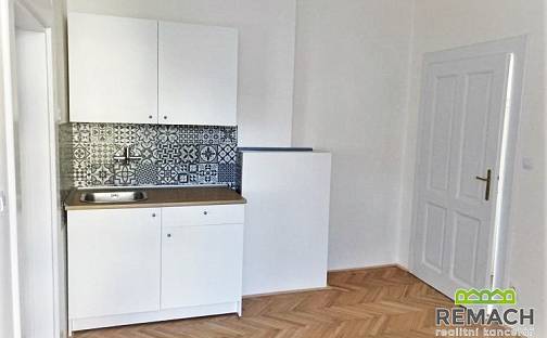 Pronájem kanceláře 32 m², Uherské Hradiště