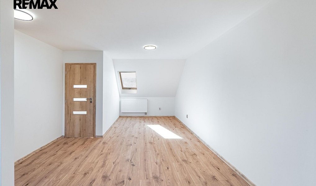 Prodej domu 200 m² s pozemkem 435 m², Kladno – náhled fotky 11